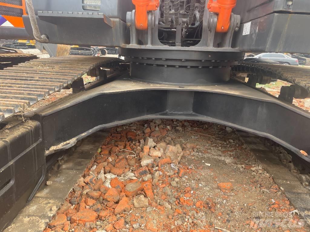 Hitachi ZX 200 대형 굴삭기 29톤 이상