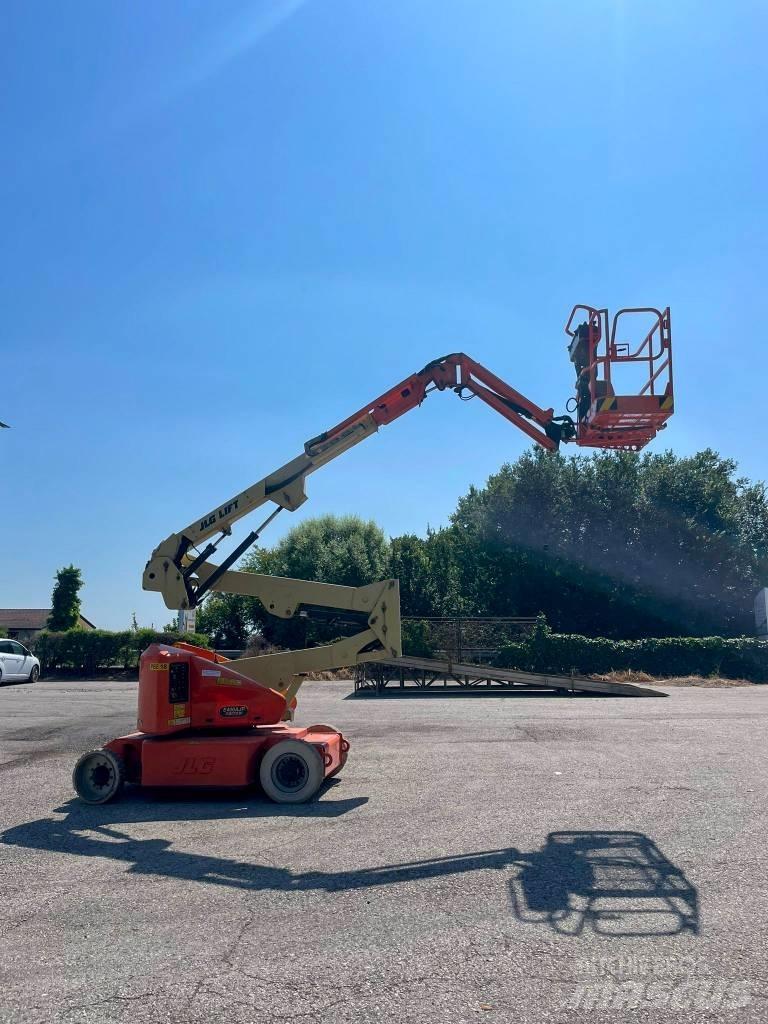 JLG E 400 AJP 관절형 전동이동 리프트