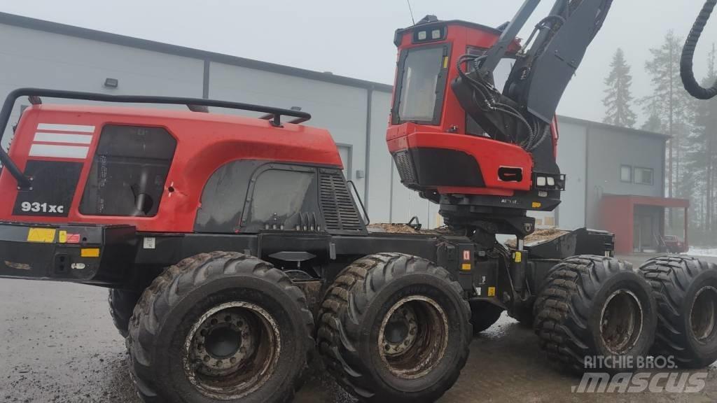 Komatsu 931XC 원목 하베스터