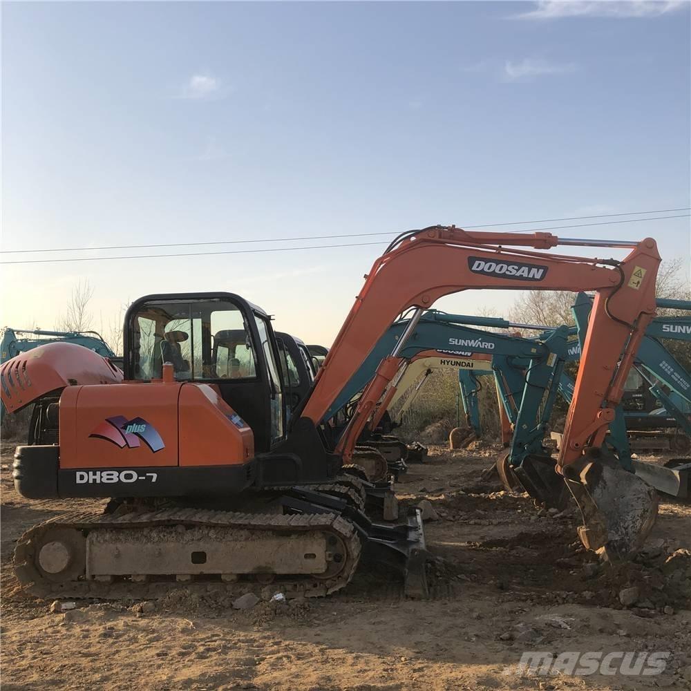 Doosan DH80 중형굴삭기 7톤-28톤