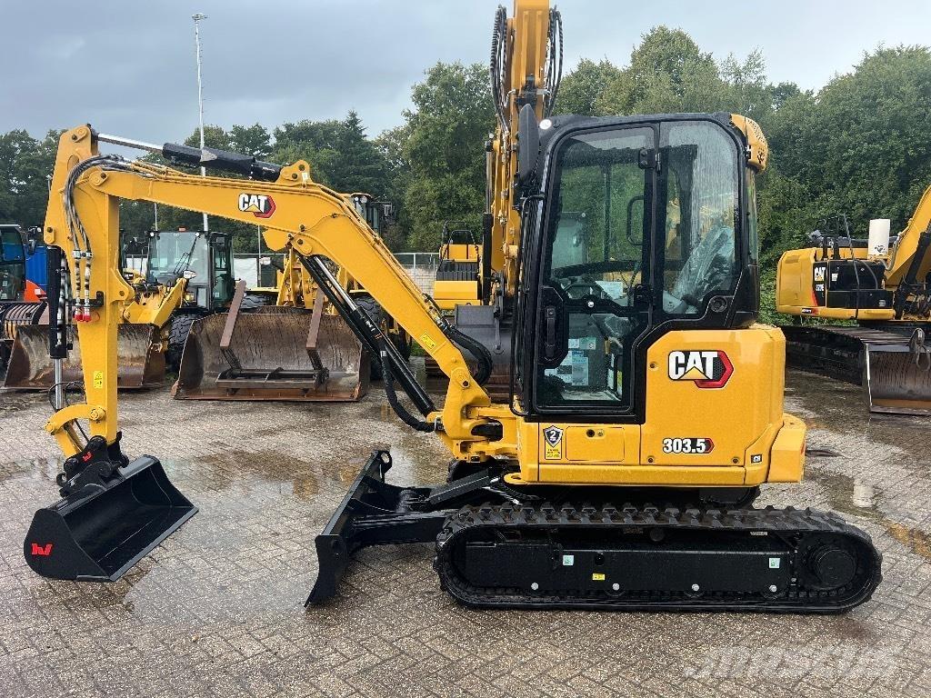 CAT 303.5 CR 소형 굴삭기 7톤 미만