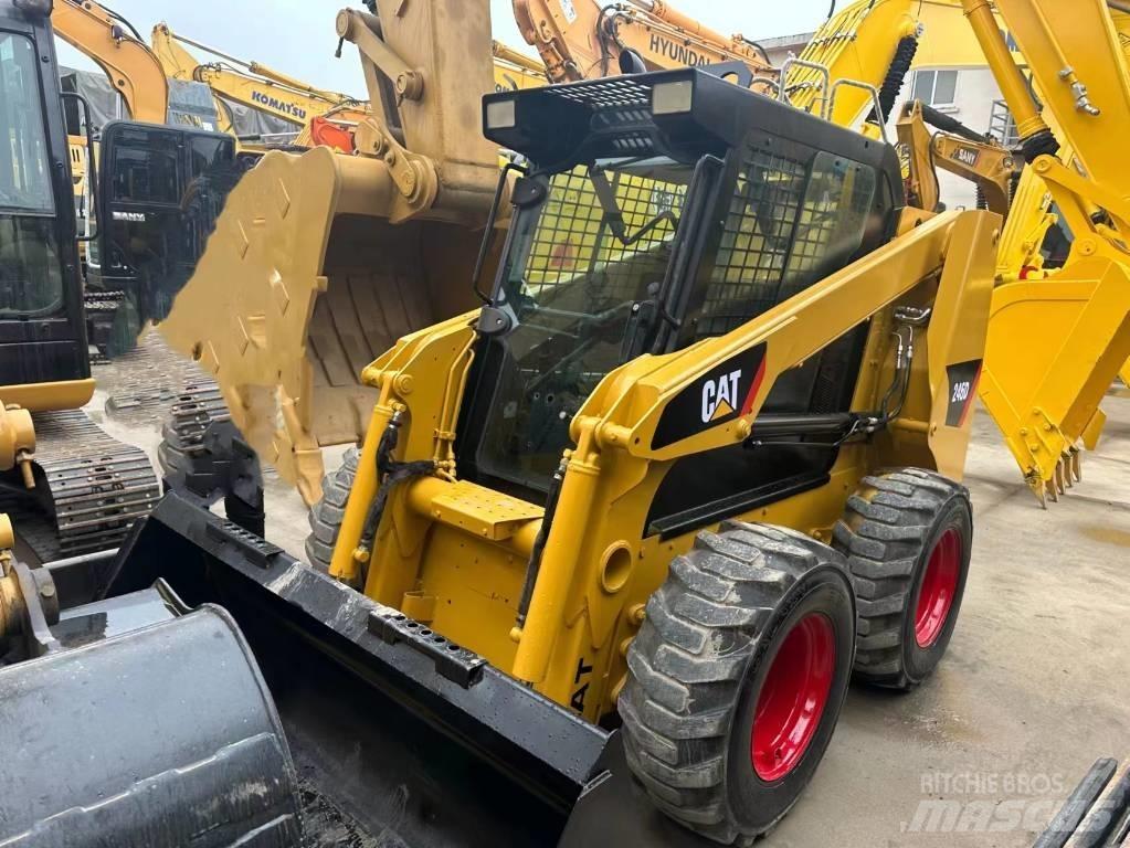 CAT 246 D  스키드로더