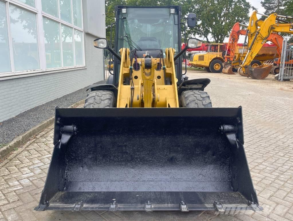 CAT 906 M    2018  휠로우더