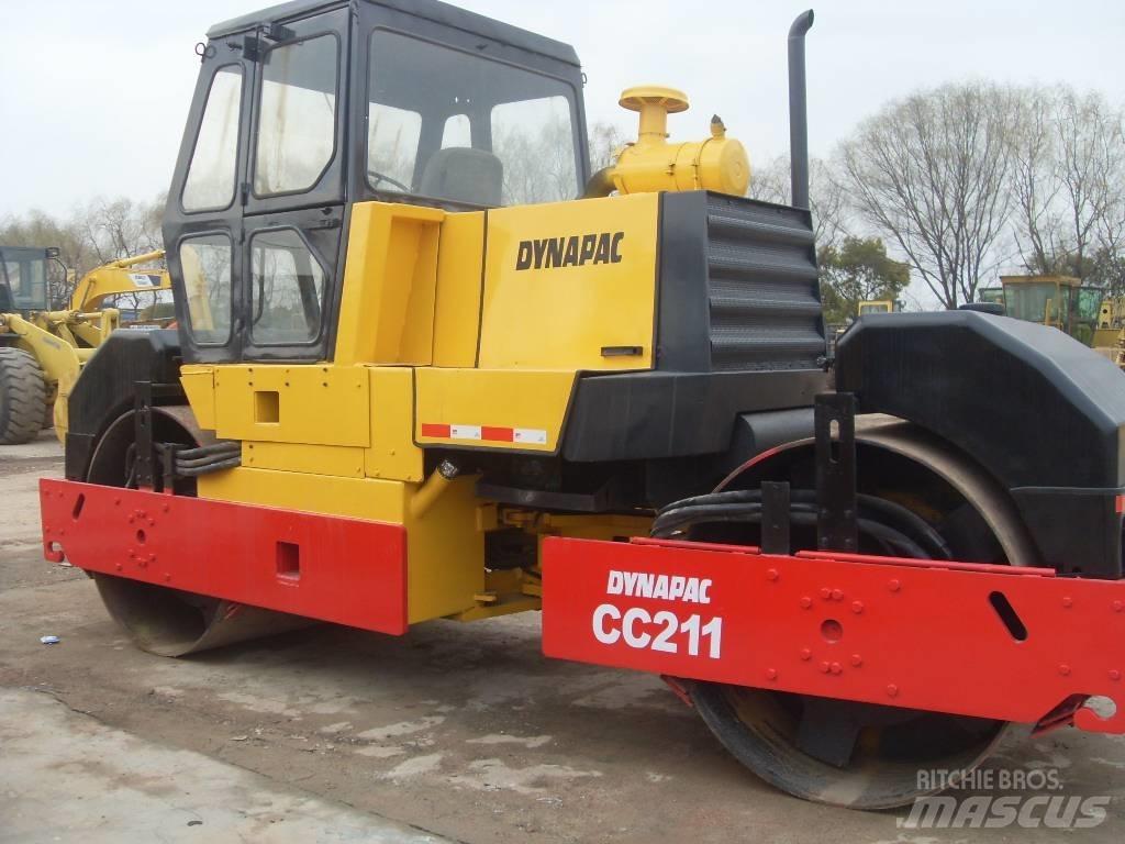Dynapac CC 211 트윈 드럼 롤러