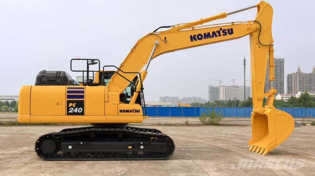 Komatsu PC 240 LC 대형 굴삭기 29톤 이상