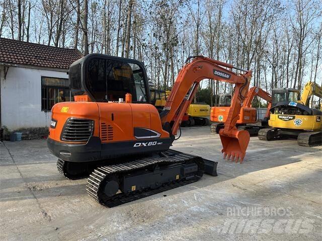 Doosan DX 60 소형 굴삭기 7톤 미만