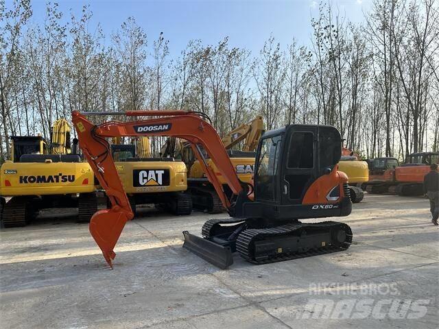Doosan DX 60 소형 굴삭기 7톤 미만