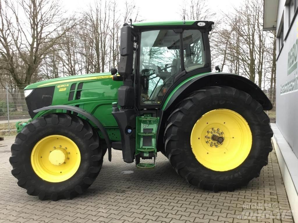 John Deere 6250R 트랙터