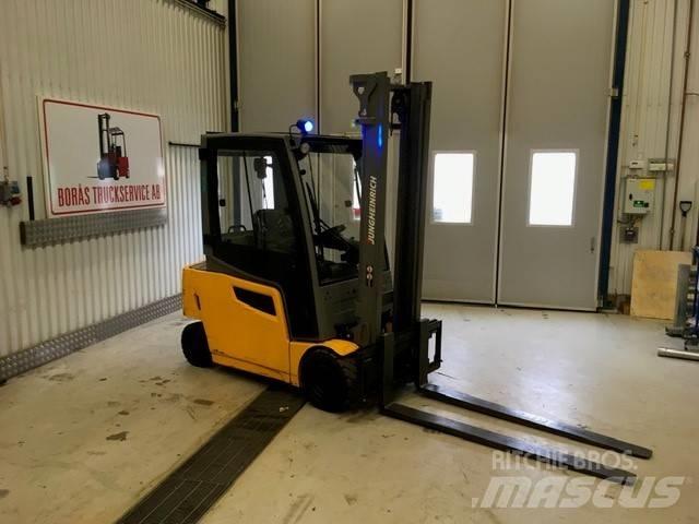 Jungheinrich EFG 320 전동 지게차