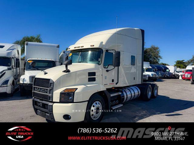 Mack Anthem 기타 트럭