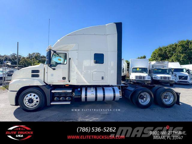 Mack Anthem 기타 트럭