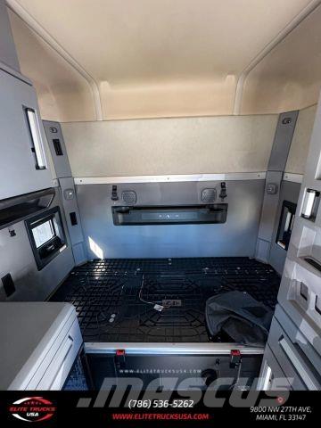 Mack Anthem 기타 트럭