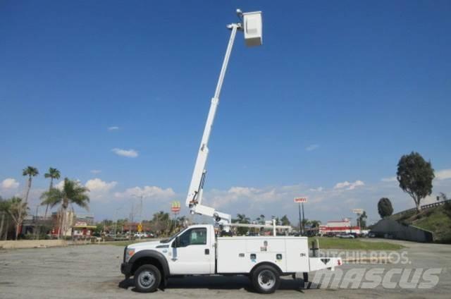 Ford F450 트럭 탑재 고소작업대