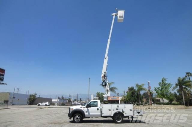 Ford F450 트럭 탑재 고소작업대