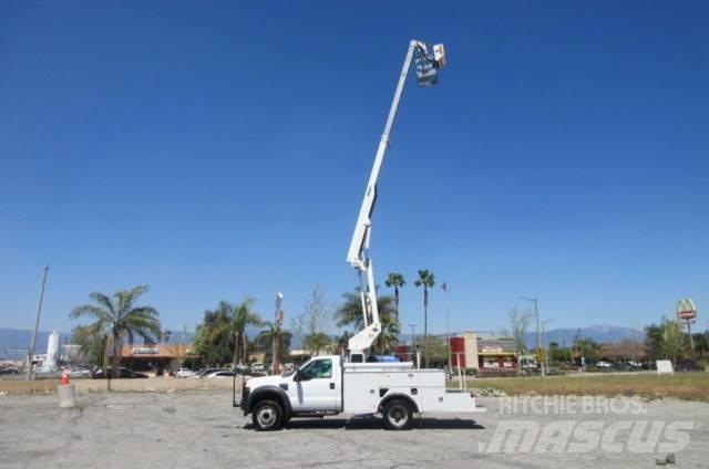 Ford F450 트럭 탑재 고소작업대