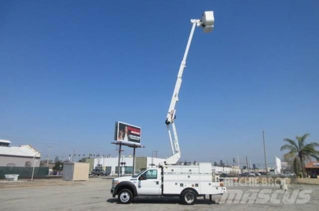 Ford F550 트럭 탑재 고소작업대