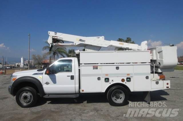 Ford F550 트럭 탑재 고소작업대
