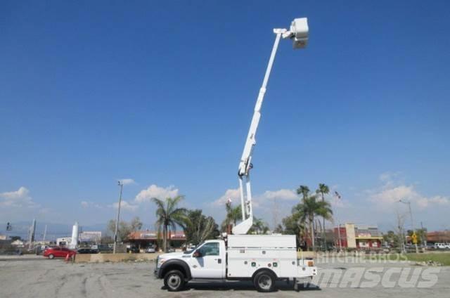 Ford F550 트럭 탑재 고소작업대