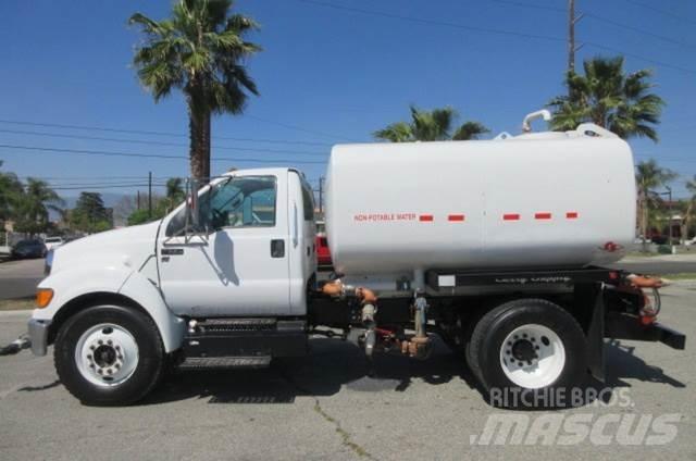Ford F750 회수 차량