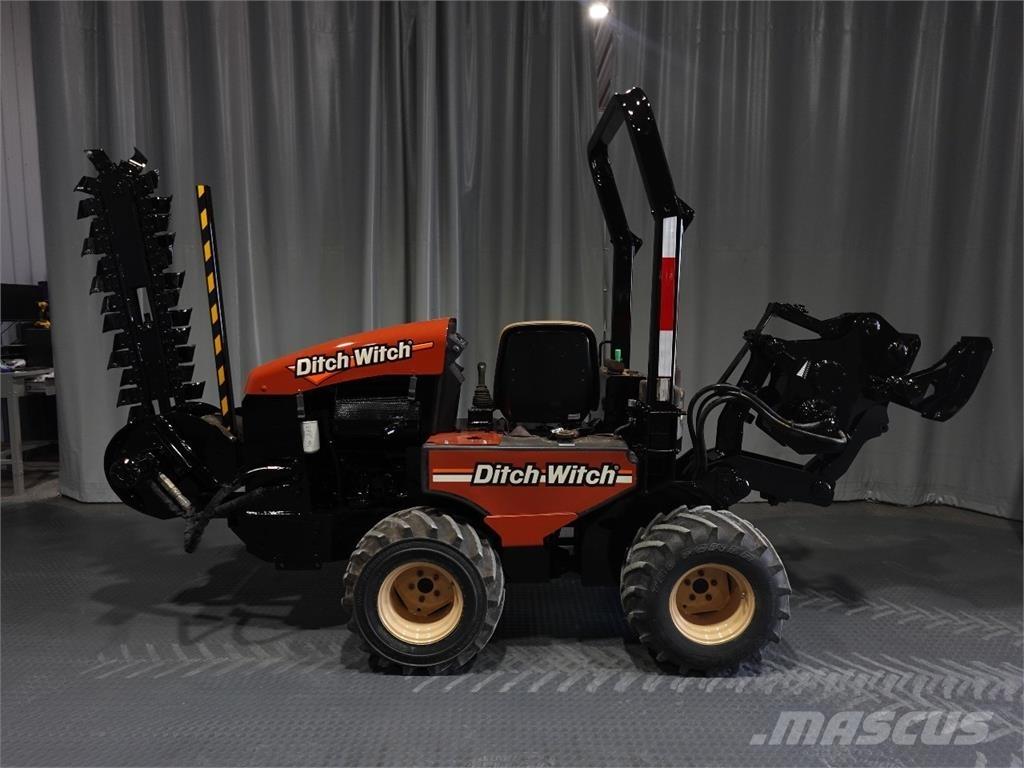 Ditch Witch 420SX 트렌처