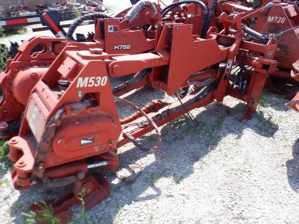 Ditch Witch M530 쟁기