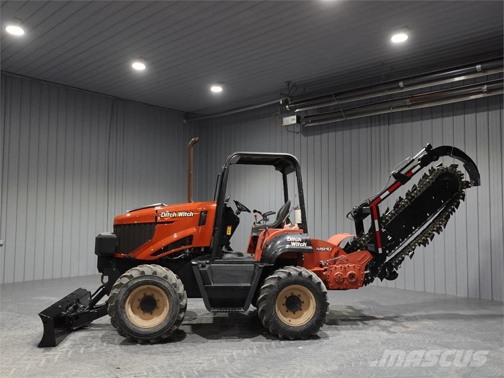 Ditch Witch RT100 트렌처