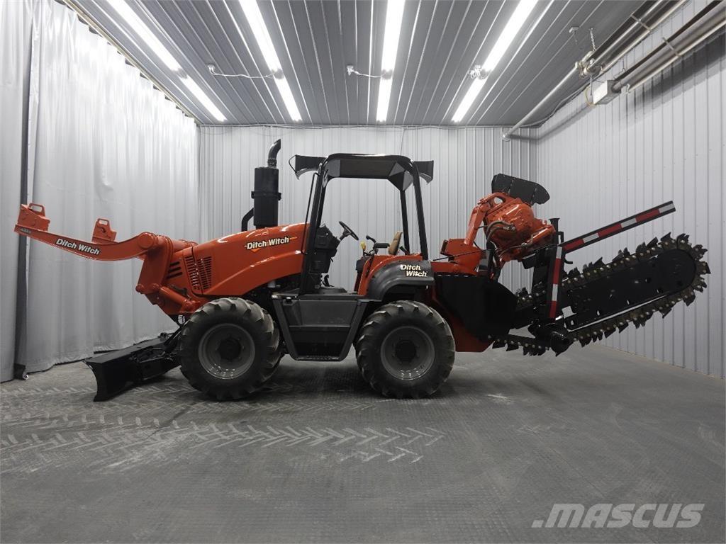 Ditch Witch RT115 트렌처