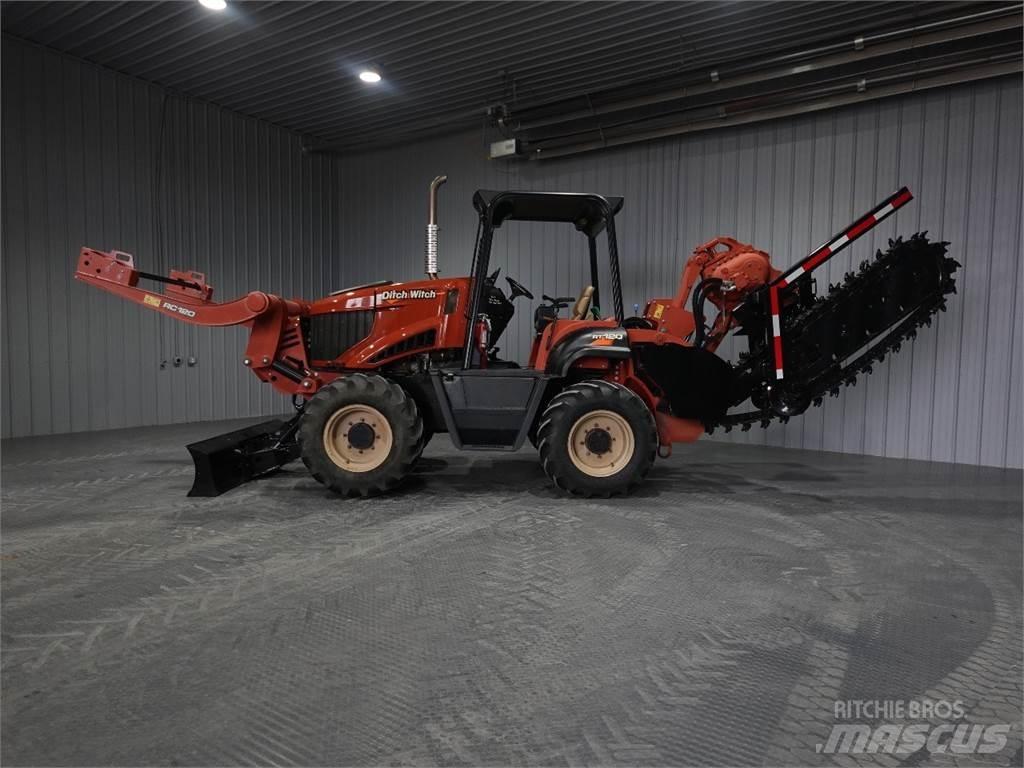Ditch Witch RT120 트렌처