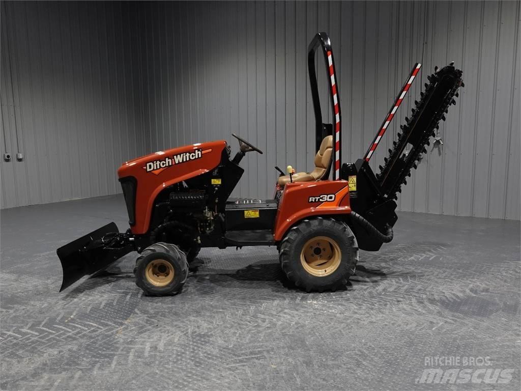Ditch Witch RT30 트렌처
