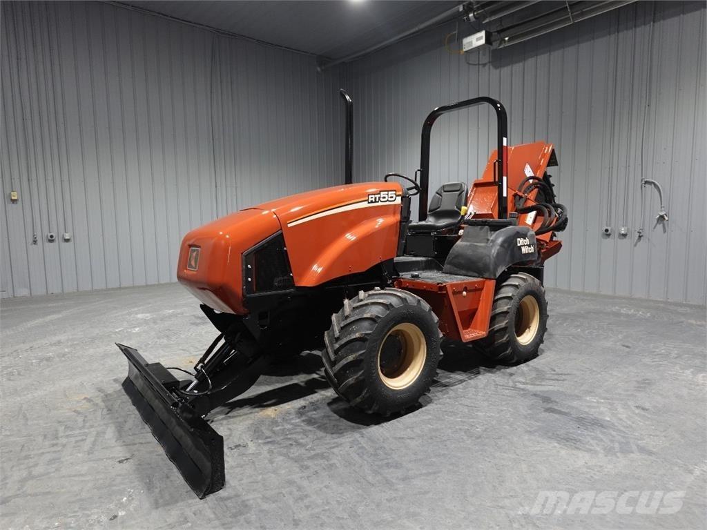 Ditch Witch RT55 암석 및 콘크리트 절단기