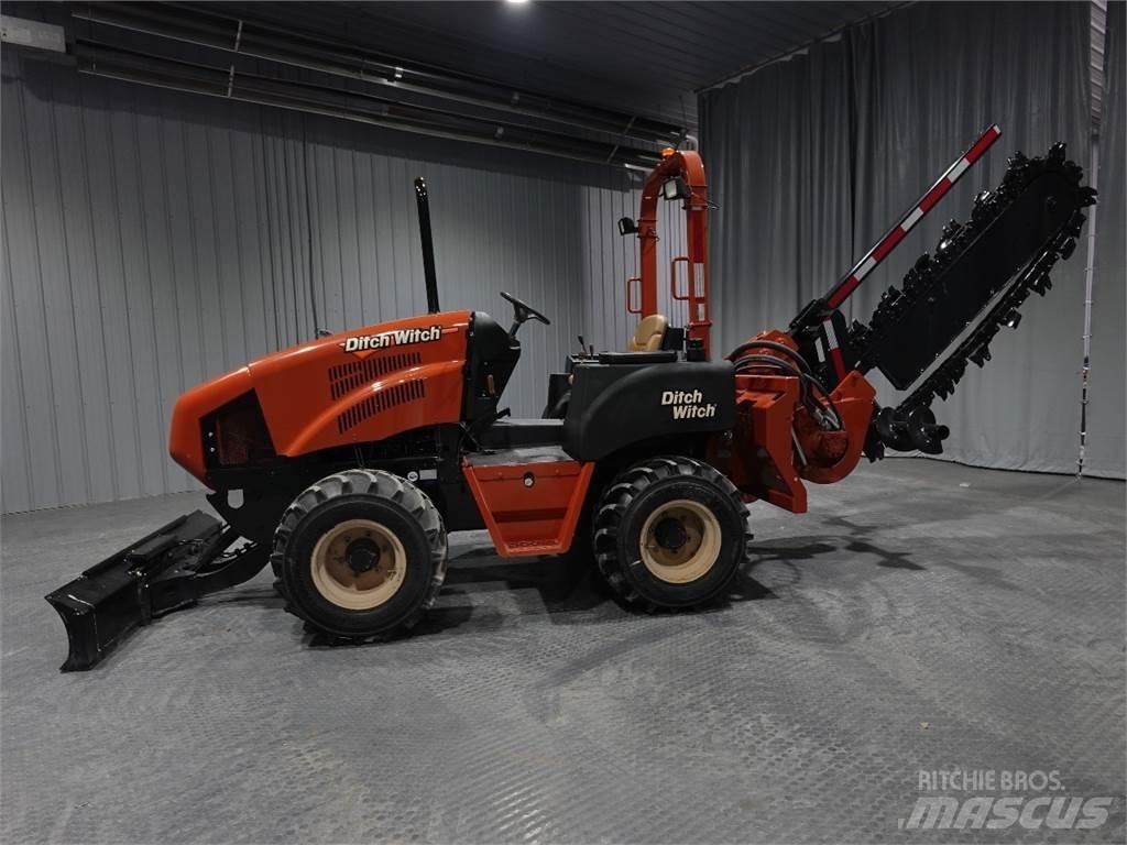 Ditch Witch RT80 트렌처