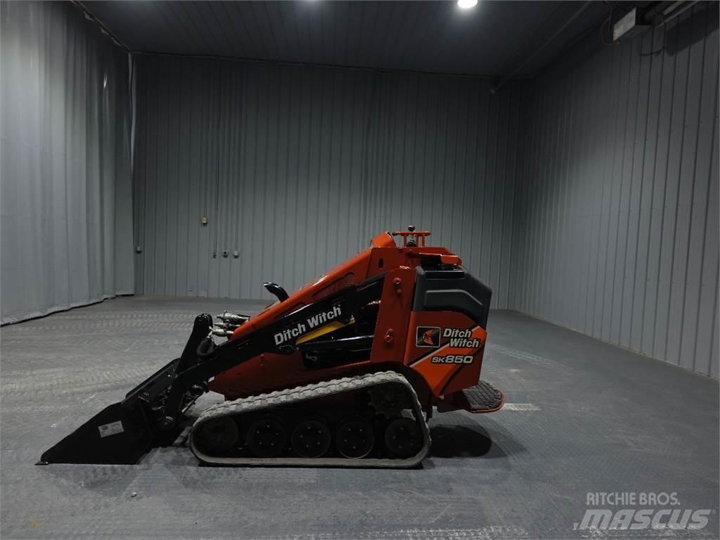 Ditch Witch SK850  스키드로더
