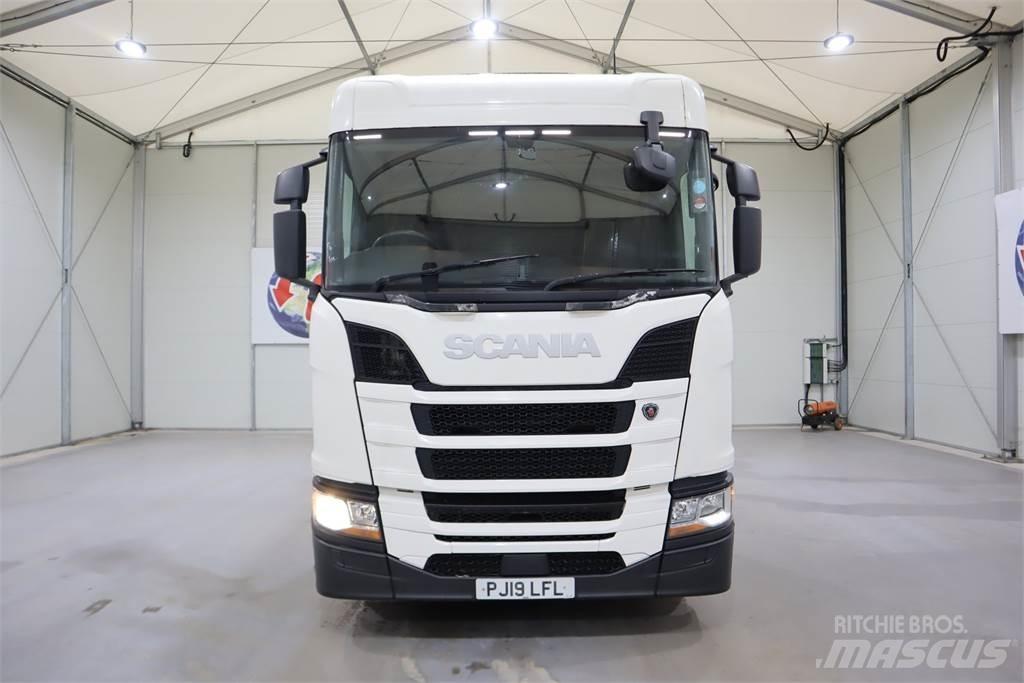 Scania R450 트랙터 유닛