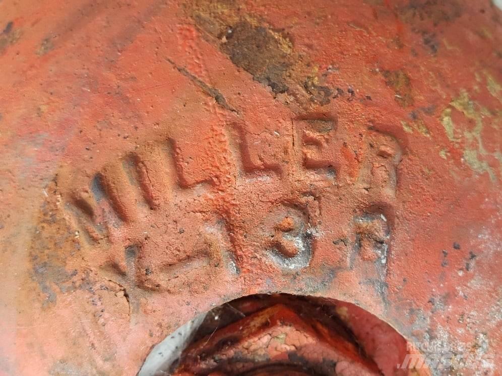 Miller X-13 크레인 부품 및 장비