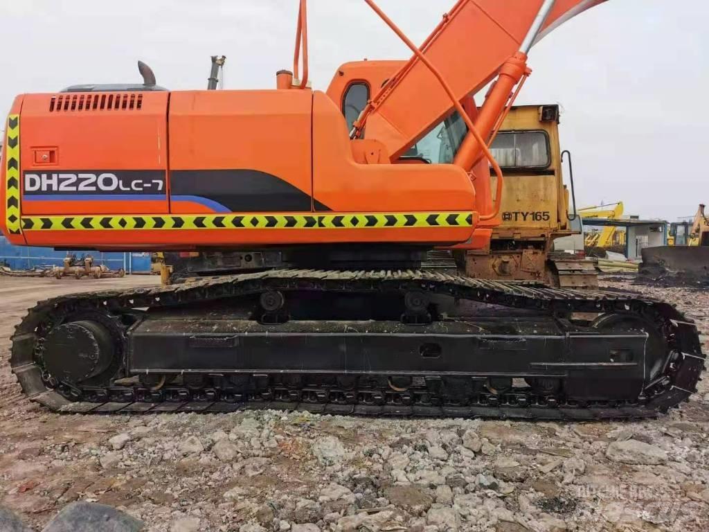 Doosan DH 220 대형 굴삭기 29톤 이상