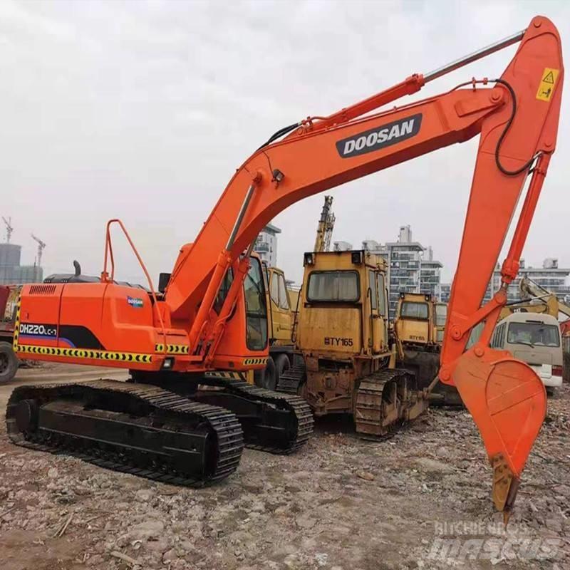 Doosan DH 220 대형 굴삭기 29톤 이상