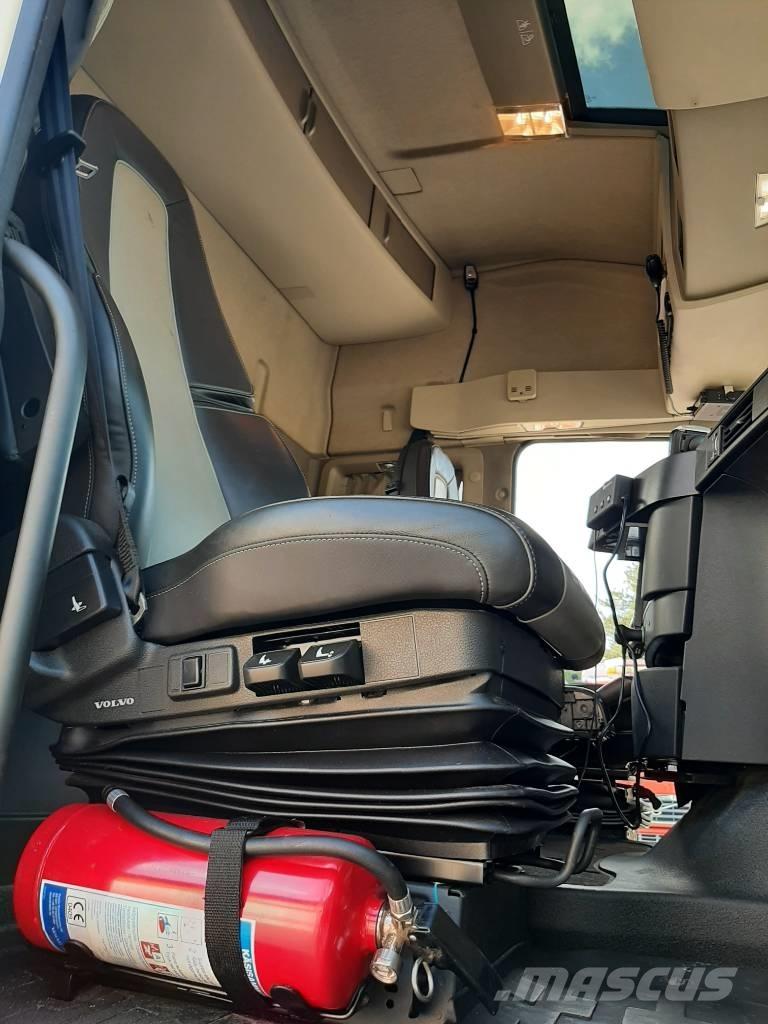 Volvo FH 16 목재 트럭