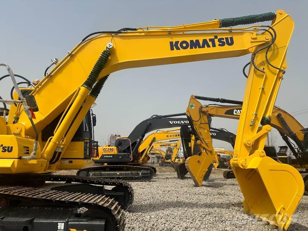 Komatsu PC 240 대형 굴삭기 29톤 이상