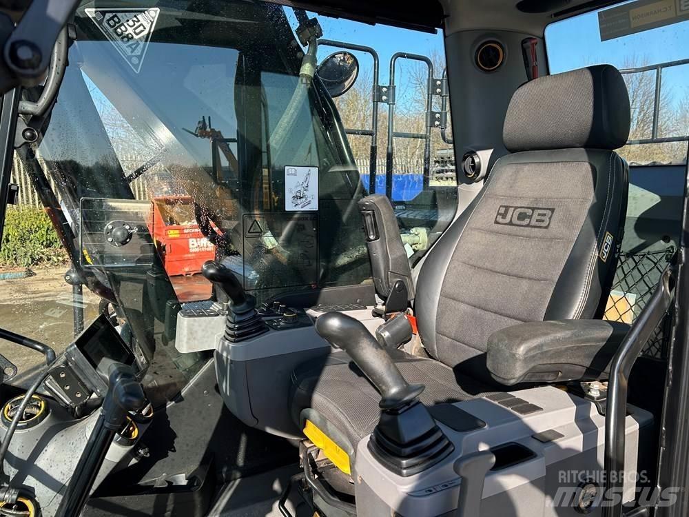 JCB 220X 대형 굴삭기 29톤 이상