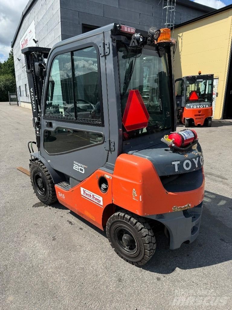 Toyota 06-8FD20F 디젤 지게차