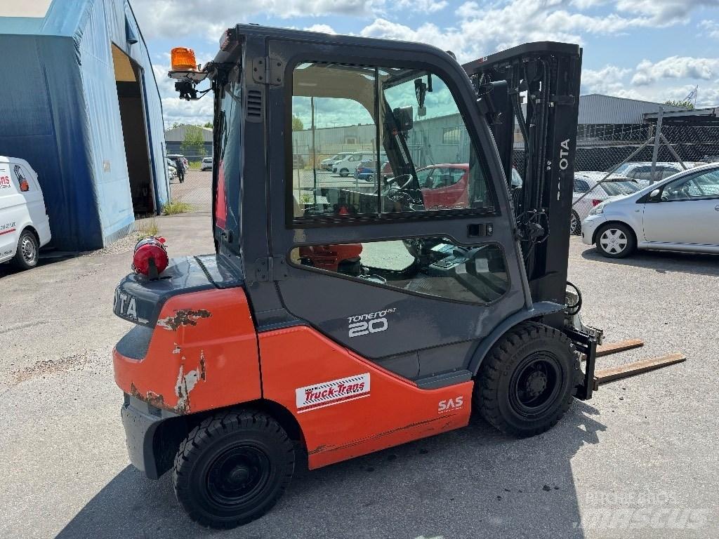 Toyota 06-8FD20F 디젤 지게차