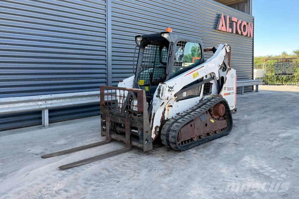 Bobcat T 590  스키드로더