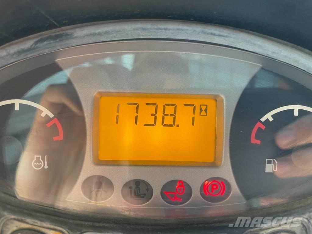 Bobcat T 590  스키드로더