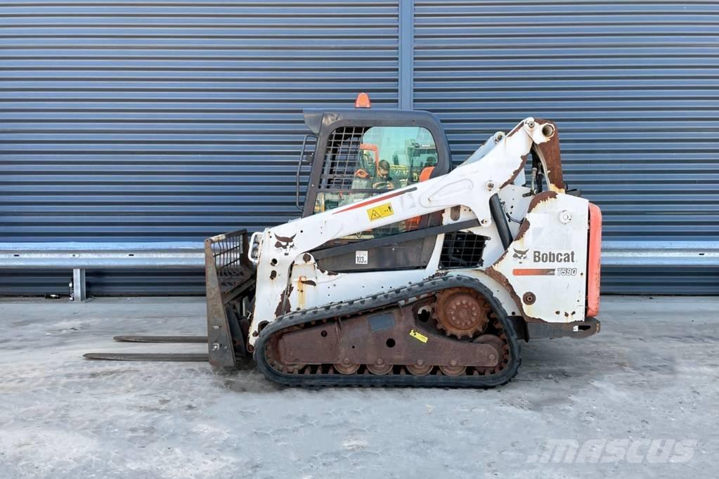 Bobcat T 590  스키드로더