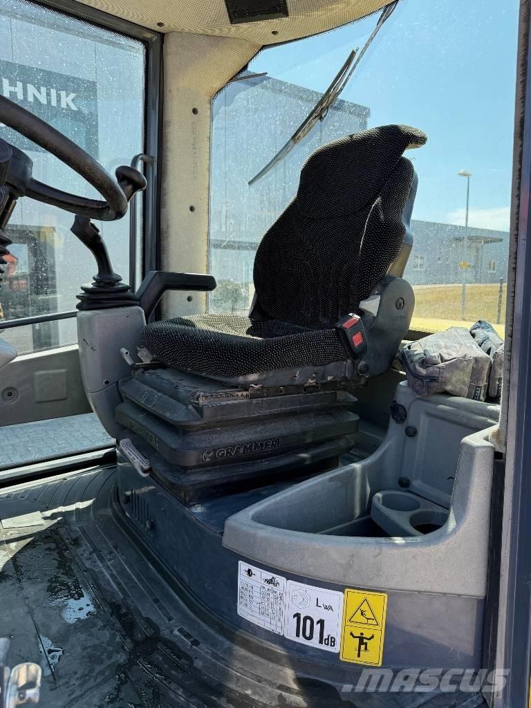 Yanmar V 80  휠로우더