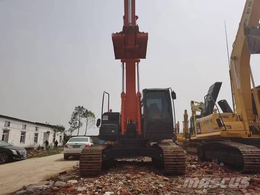 Hitachi ZX 210 대형 굴삭기 29톤 이상