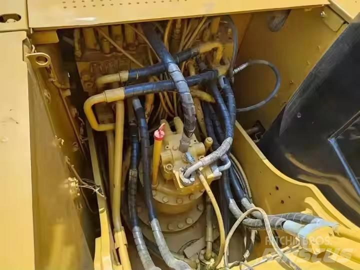CAT CAT323D2L 대형 굴삭기 29톤 이상