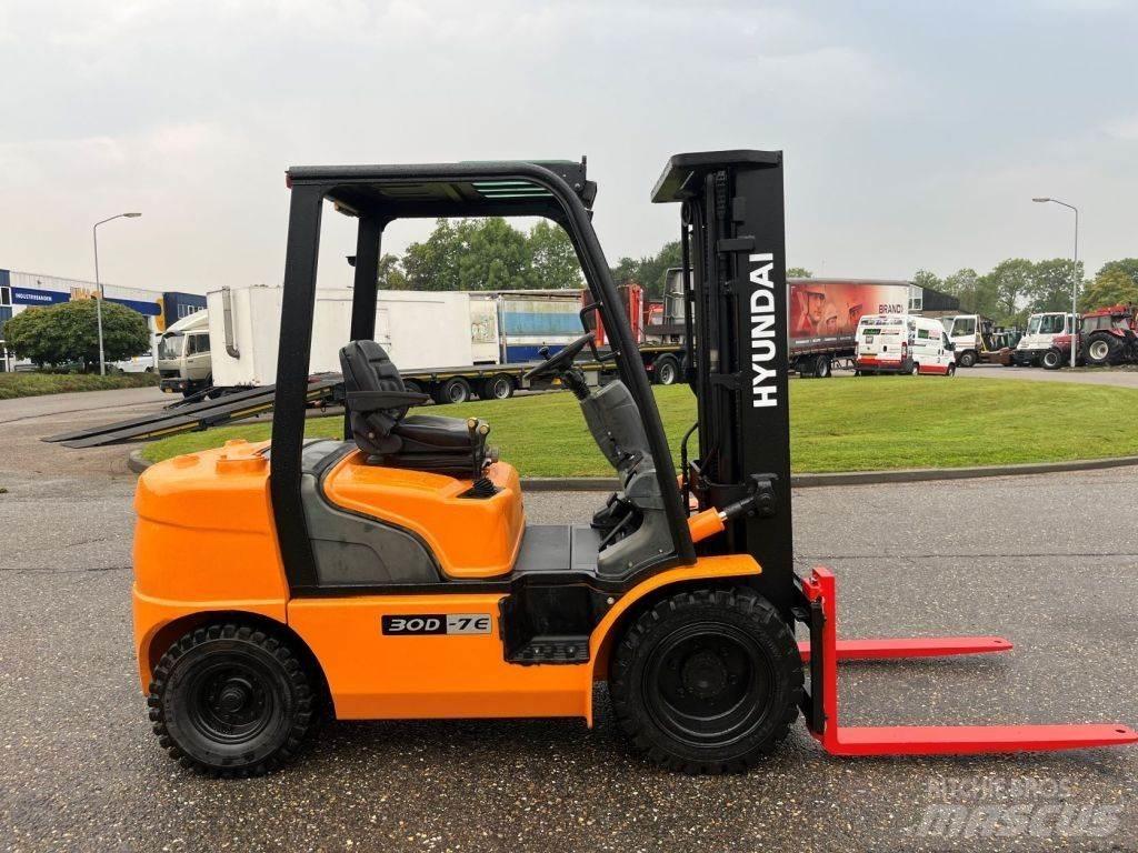 Hyundai 30D-7E 디젤 지게차