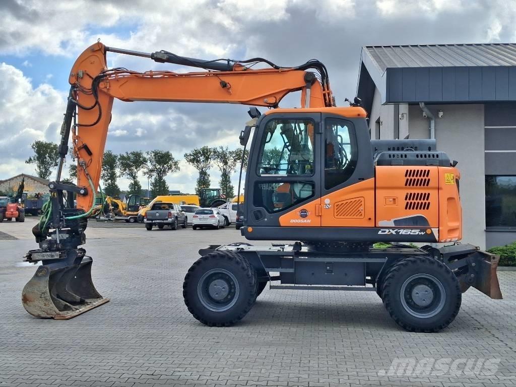 Doosan DX 165 W-5  휠 굴삭기