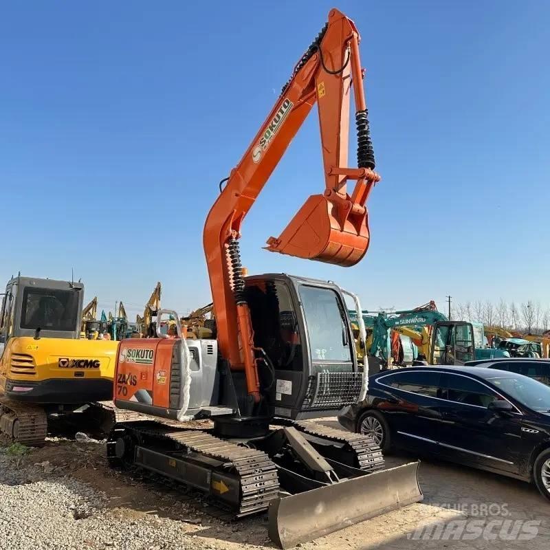 Hitachi ZX 70 소형 굴삭기 7톤 미만